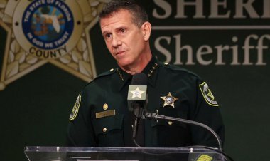 Florida TV journalists fatally shot while reporting on a murder scene