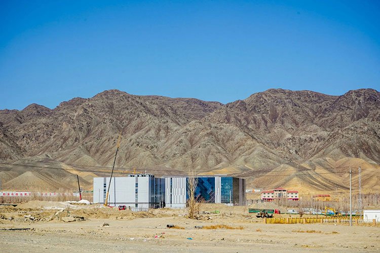 China Embarks on Ambitious AI Data Center Project in Gobi Desert Amidst Chip Export Restrictions