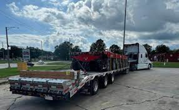 How Flatbed Trucking Ensures Safe Delivery of Oversized Loads