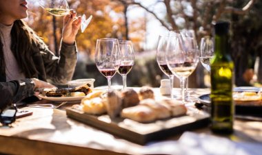 How to Avoid the Crowds at Crimson House at NSB: Tips for a Relaxing Meal