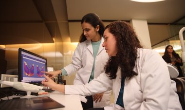 How Long Do Porcelain Veneers Last and How Can I Maintain Them?