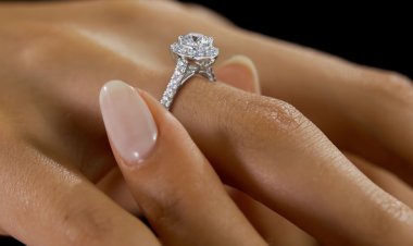 Diamond Solitaire Engagement Ring: A Timeless Symbol of Love