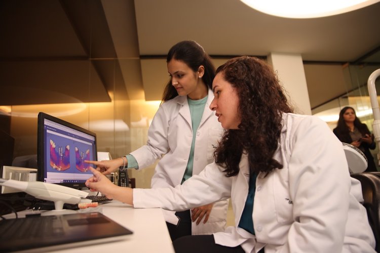 How Long Do Porcelain Veneers Last and How Can I Maintain Them?