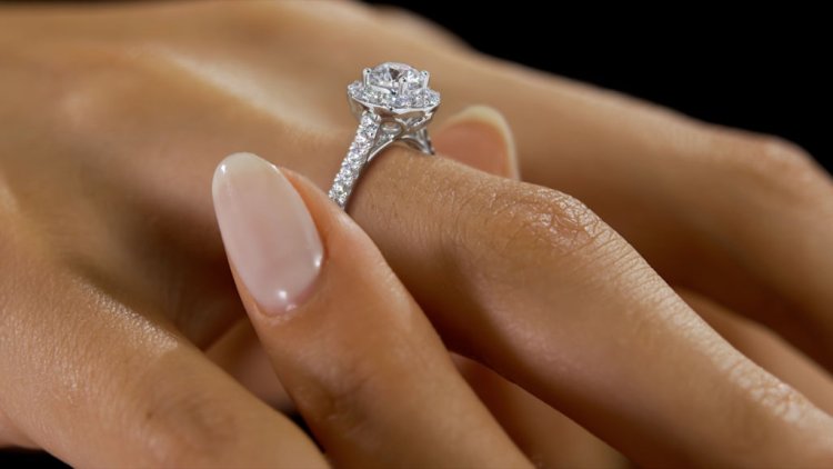Diamond Solitaire Engagement Ring: A Timeless Symbol of Love