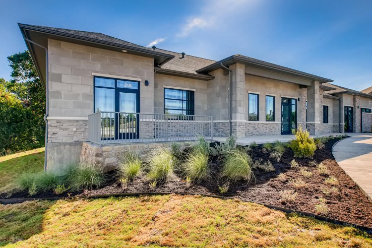 How General Contractors Reduce Risk and Improve Outcomes in Commercial Construction