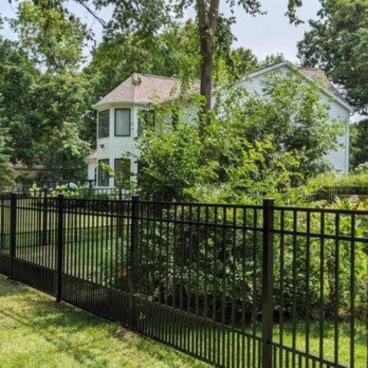 When a Damaged Fence Needs More Than a Quick Fix
