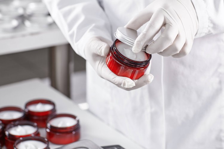 GMP Certificaat for Cosmetic Manufacturers Ensuring Consistent Product Quality